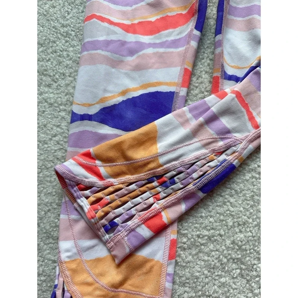 Lululemon True Self Crop Womens Leggings Size 6 Bleacher Stripe White Iris